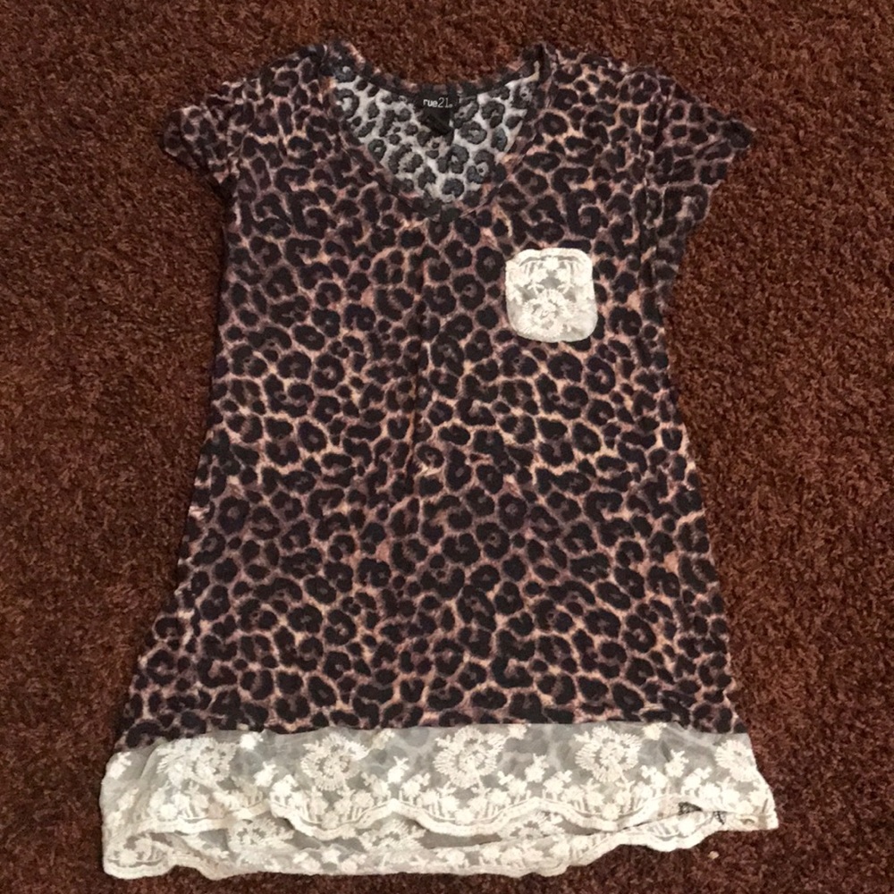 Cheetah lace tee